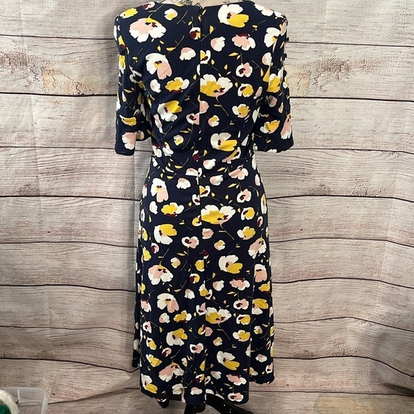 Boden “Alexis” Floral Dress Fluted Sleeves Button Detail Navy Size 6 Lined - Picture 6 of 11